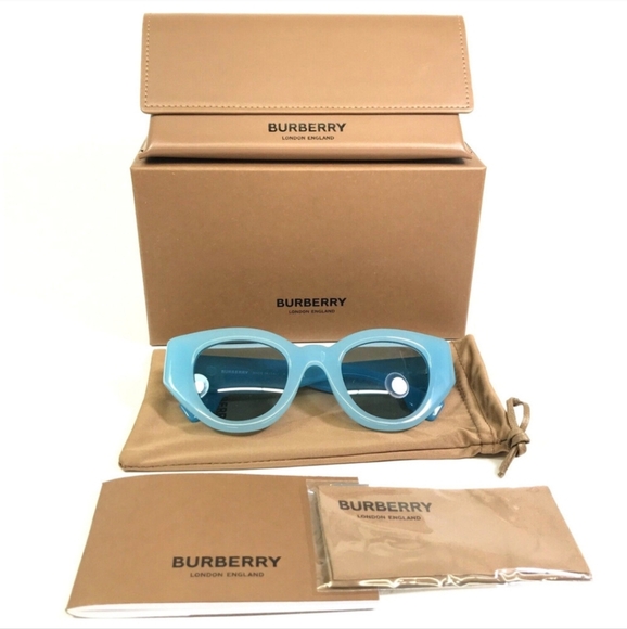 Burberry Meadow Sunglasses - Picture 2 of 12